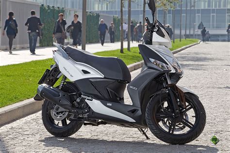 scooter kymco 200 cc